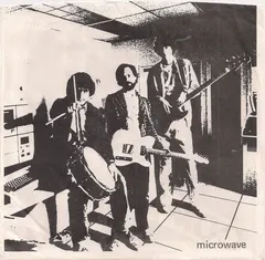 Dada Banks – Microwave / Communism (Vinyl, 7")
