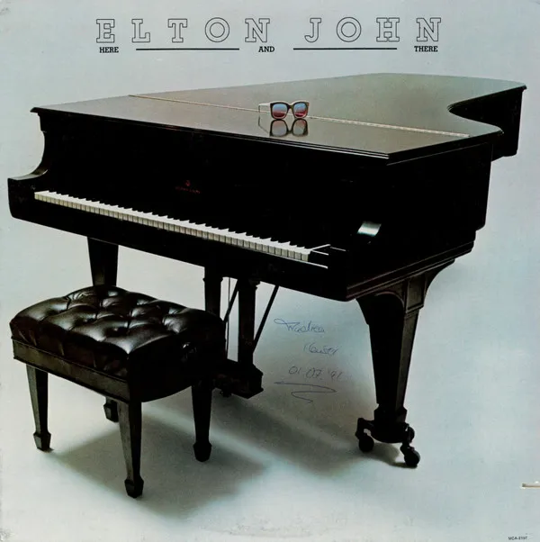 Elton John – Here And There