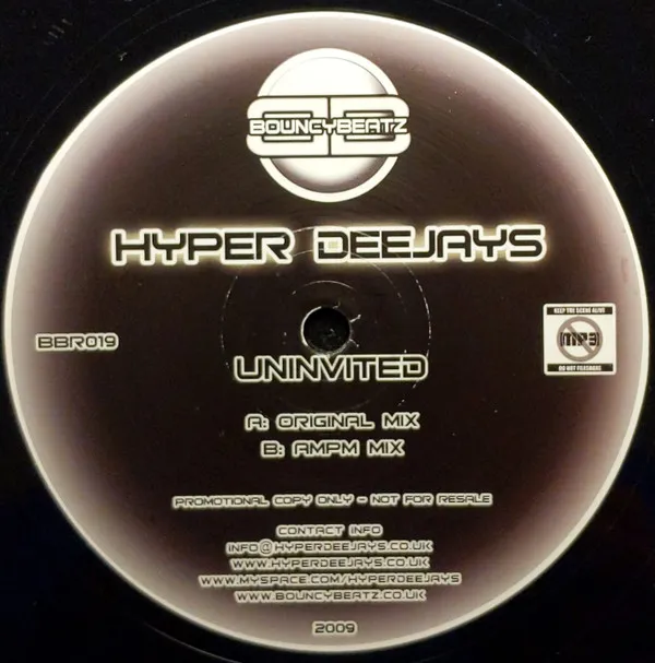 Hyper Deejays – Uninvited