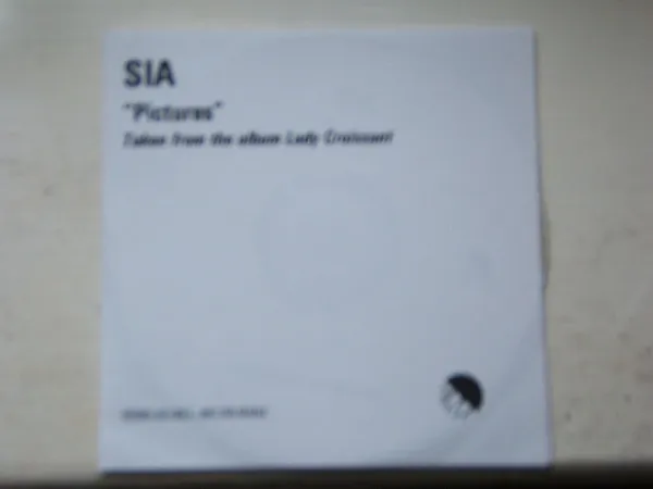 Sia – Pictures