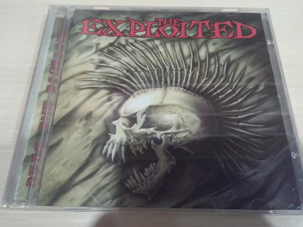 The Exploited – Beat The Bastards