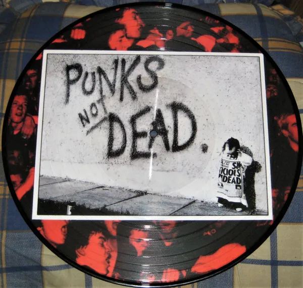 The Exploited – Punks Not Dead