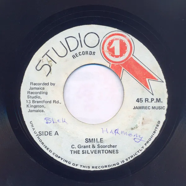 The Silvertones – Smile