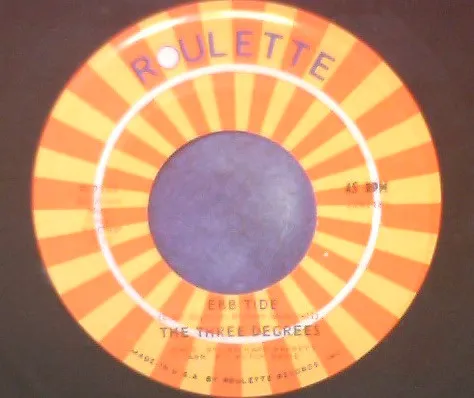The Three Degrees – Ebb Tide / Lowdown