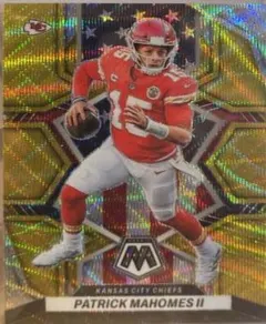Patrick Mahomes II [Gold Wave] #256 2022 Panini Mosaic Football